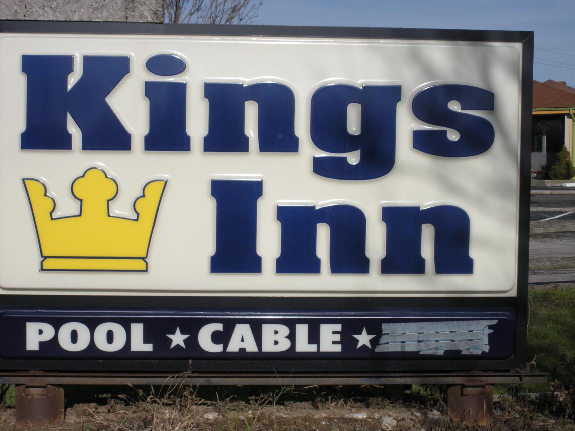 Kings Inn Cleveland Strongsville Exterior photo