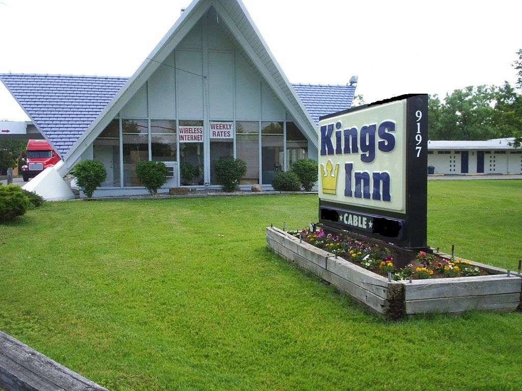 Kings Inn Cleveland Strongsville Exterior photo